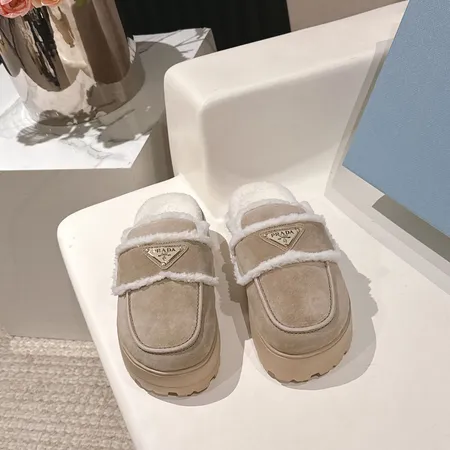 プラダ スリッパ