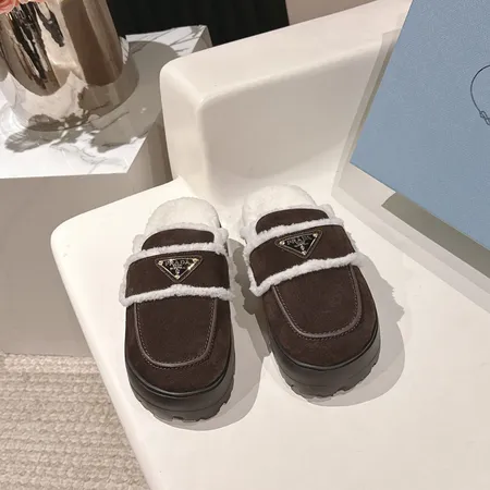 プラダ スリッパ