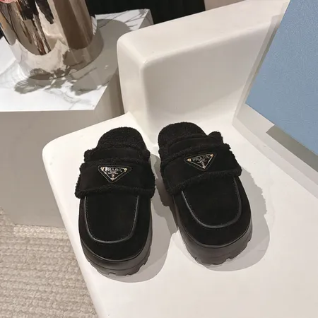 プラダ スリッパ