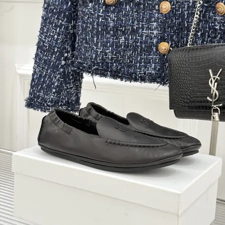 セリーヌ カジュアルシューズ