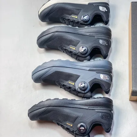 ノースフェイス スニーカー