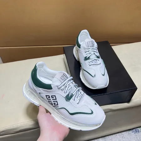 ジバンシィ カジュアルシューズ