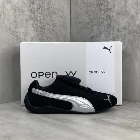 プーマ スニーカー