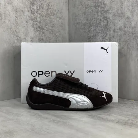 プーマ スニーカー