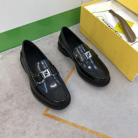 フェンディ ビジネスシューズ