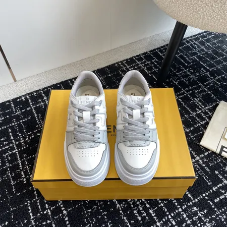 フェンディ カジュアルシューズ