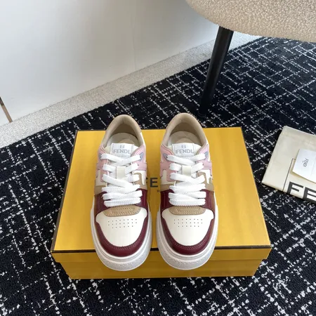 フェンディ カジュアルシューズ