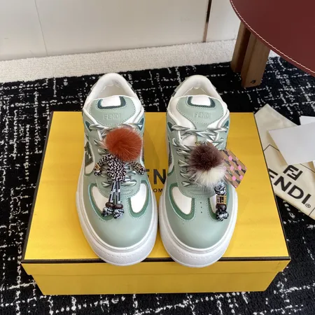 フェンディ カジュアルシューズ