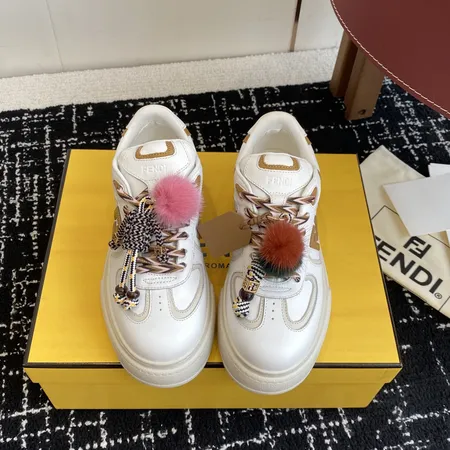 フェンディ カジュアルシューズ