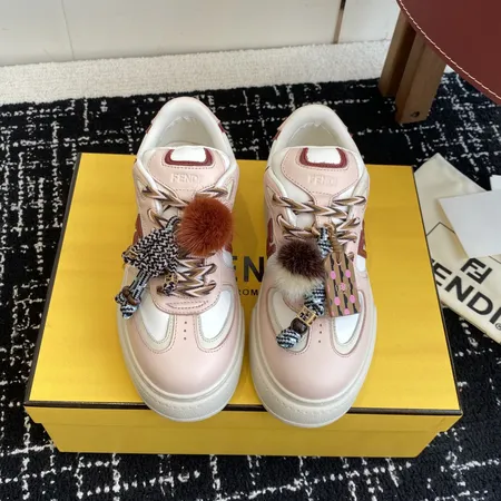 フェンディ カジュアルシューズ