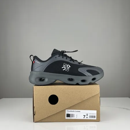 ロエベ スニーカー