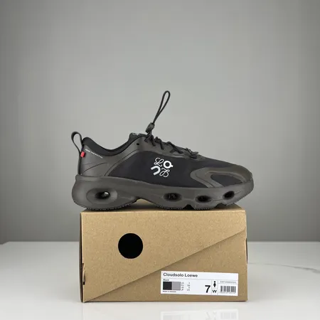 ロエベ スニーカー