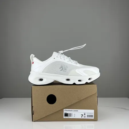 ロエベ スニーカー