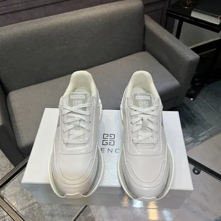 ジバンシィ カジュアルシューズ