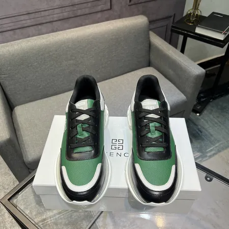 ジバンシィ カジュアルシューズ