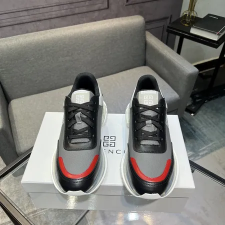 ジバンシィ カジュアルシューズ