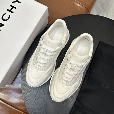 ジバンシィ カジュアルシューズ