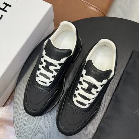 ジバンシィ カジュアルシューズ