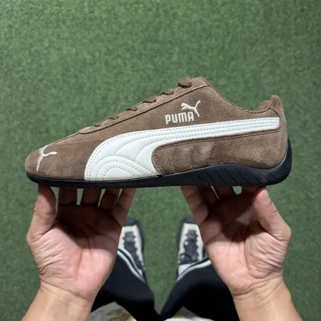 プーマ スニーカー