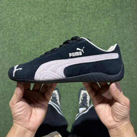 プーマ スニーカー