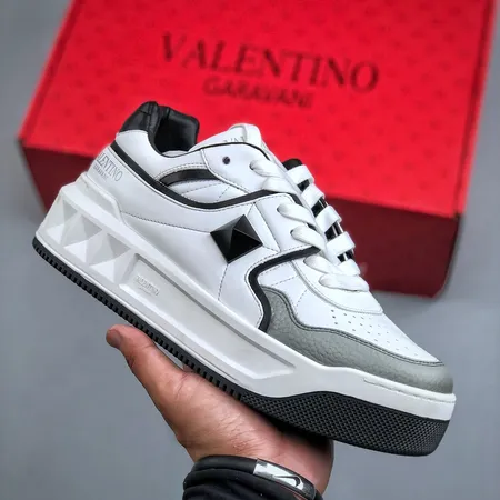 ヴァレンティノ カジュアルシューズ