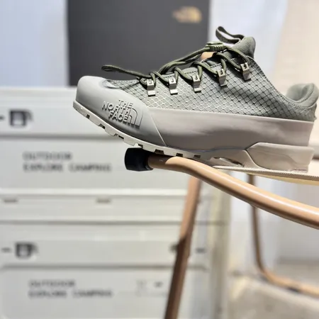 ノースフェイス スニーカー