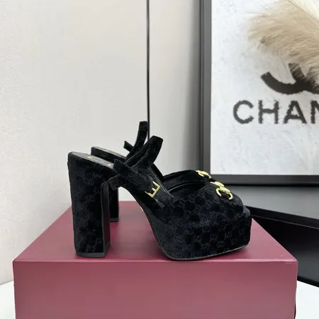 グッチ サンダル