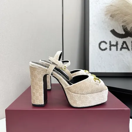 グッチ サンダル