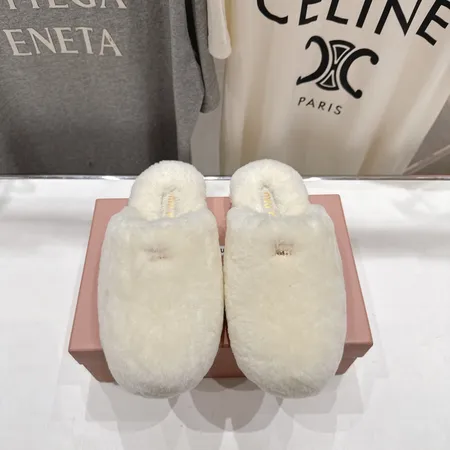 ミュウミュウ スリッパ