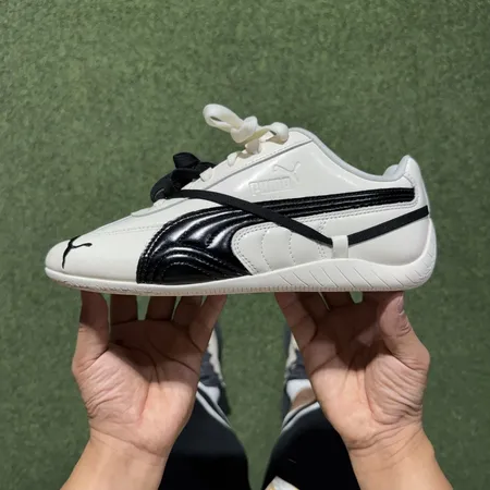 プーマ スニーカー