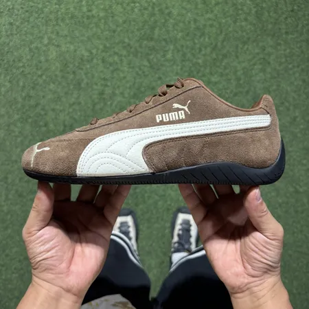 プーマ スニーカー