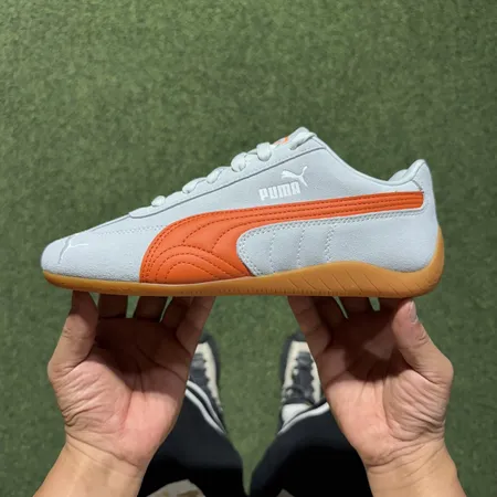 プーマ スニーカー