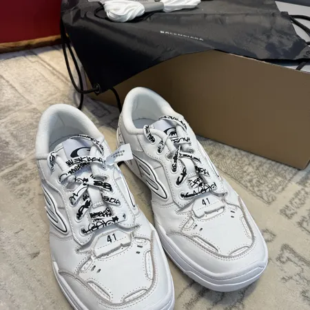 バレンシアガ カジュアルシューズ