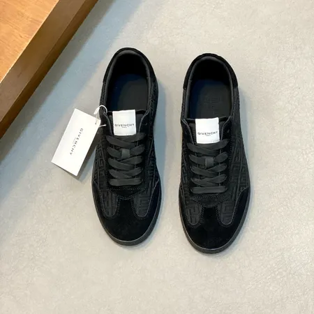 ジバンシィ カジュアルシューズ