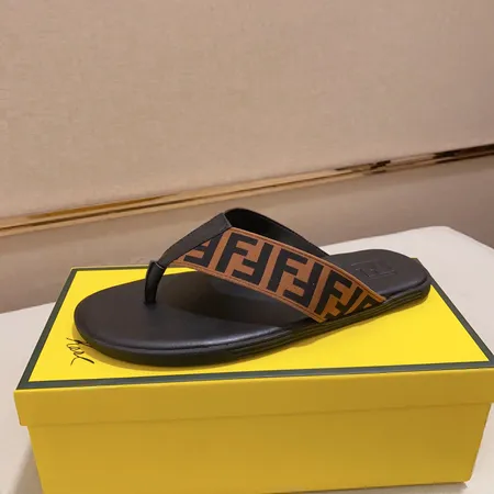 フェンディ スリッパ