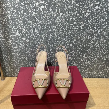 ヴァレンティノ サンダル