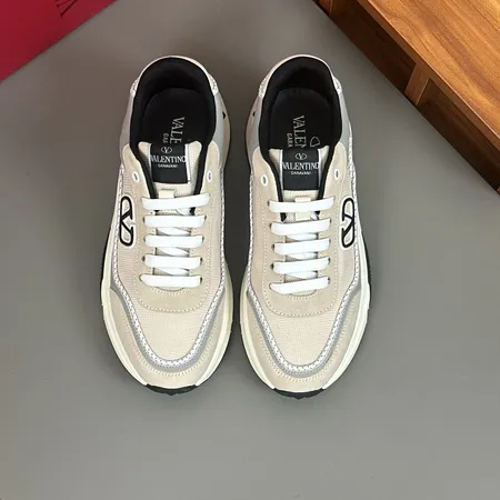 ヴァレンティノ カジュアルシューズ