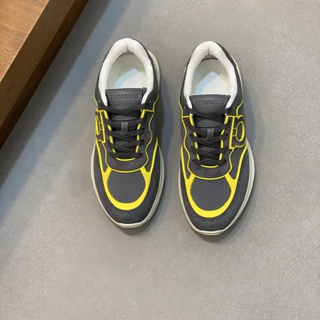 フェラガモ カジュアルシューズ