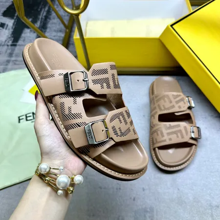 フェンディ スリッパ