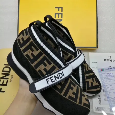 フェンディ カジュアルシューズ