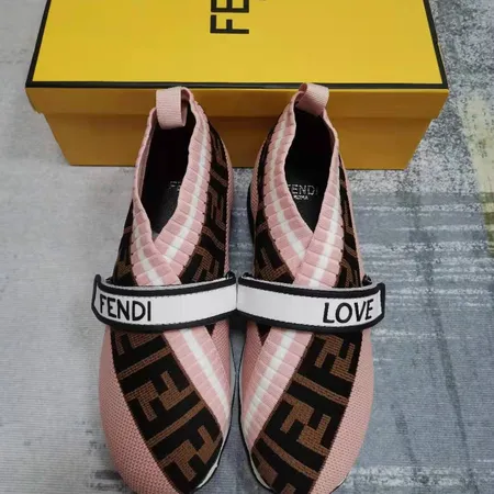 フェンディ カジュアルシューズ