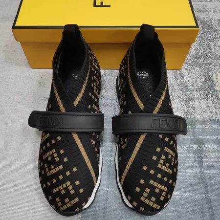 フェンディ カジュアルシューズ