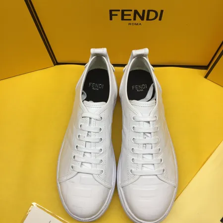 フェンディ カジュアルシューズ