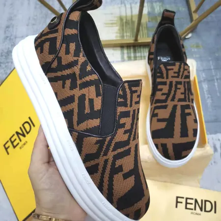フェンディ カジュアルシューズ