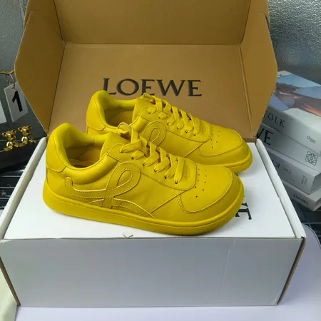 ロエベ カジュアルシューズ