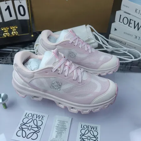 ロエベ スニーカー