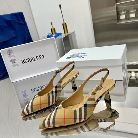 バーバリー ス サンダル