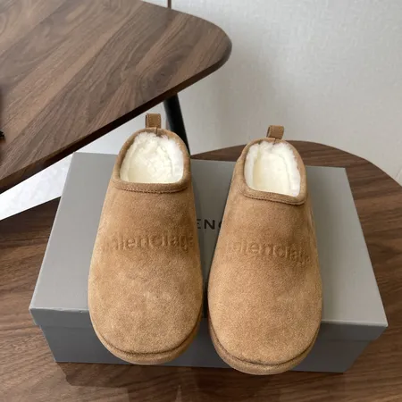 バレンシアガ スリッパ