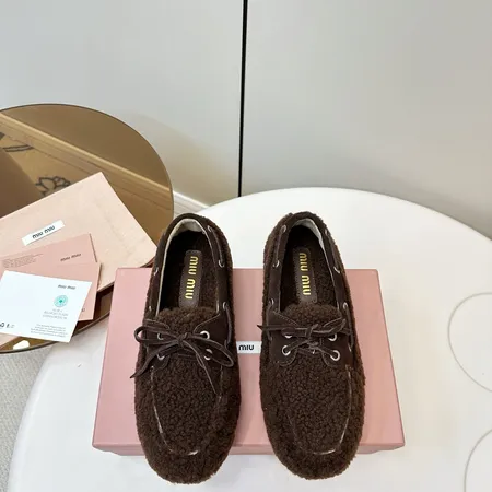 ミュウミュウ カジュアルシューズ