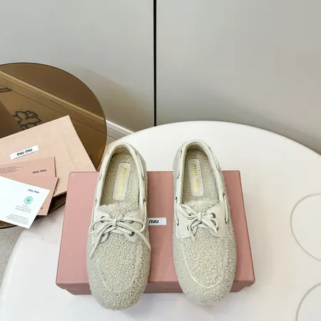ミュウミュウ カジュアルシューズ